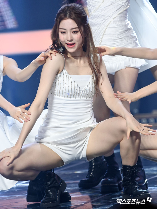 저도허윤진좋아합니다(0)