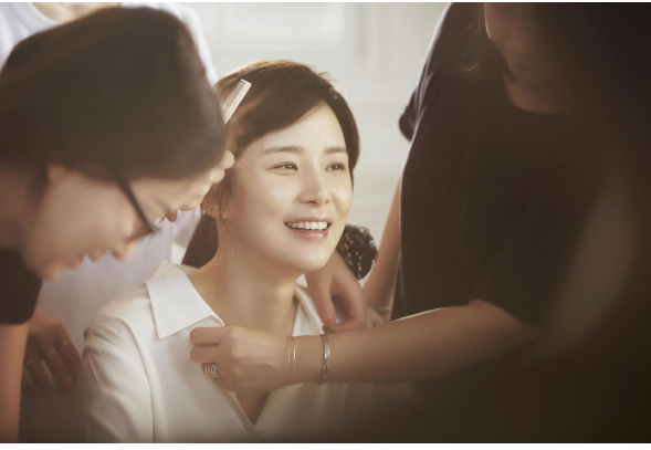 치아가 훤히 보이는 연예인은??(0)