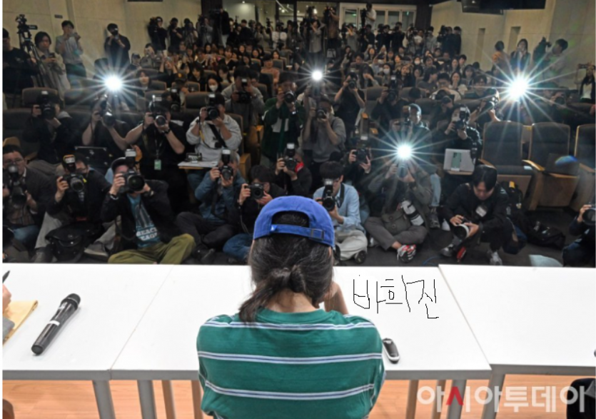 요즘 하도 시끄러워서 전 분게 갤주 노자아들 홍자가 한마디한다(0)
