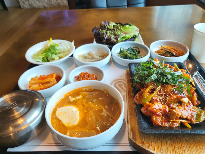 오랜만에 사우나에서 점심 먹습니다 ^^(1)