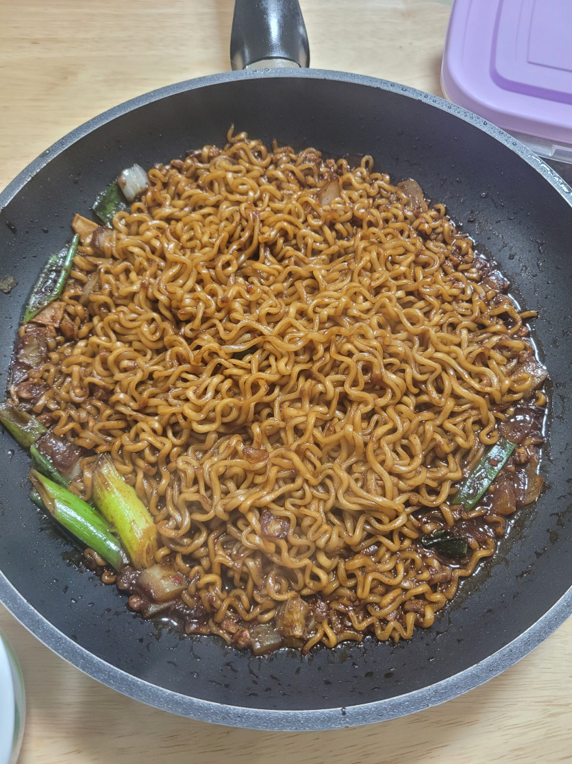 이제 점심 먹네용(0)