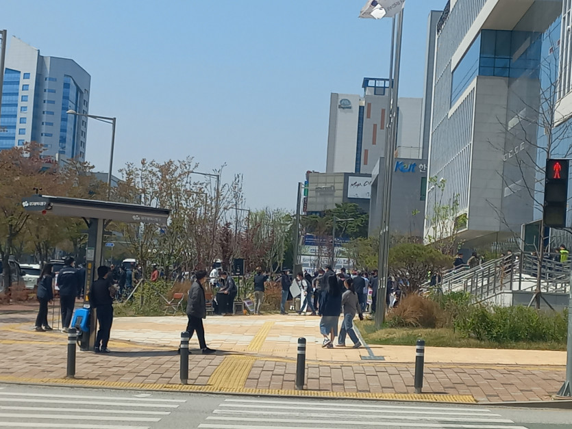 출입국사무소 왔네요(1)