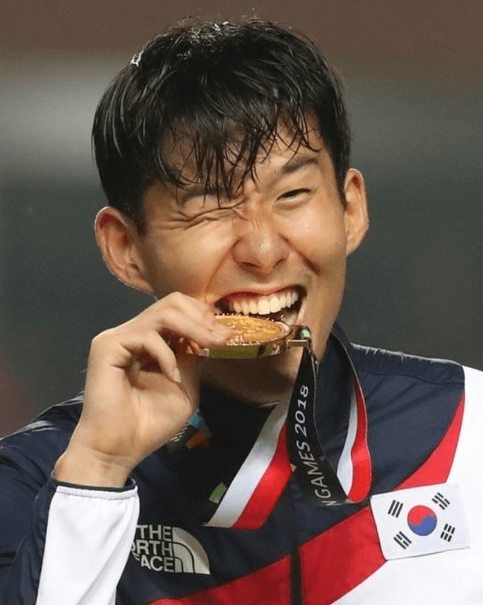 여러분 저 금메달 달았습니다(1)