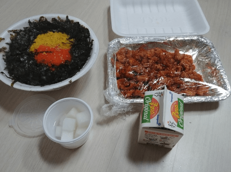 야식은 누가 뭐래도 닭발 아님 족발(0)
