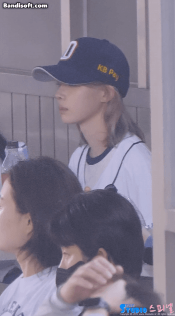 화장실에서 루팡중입니다...(0)