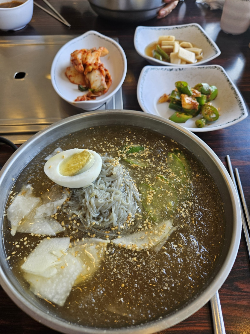 늦은 맛점 냉면조집니다(0)
