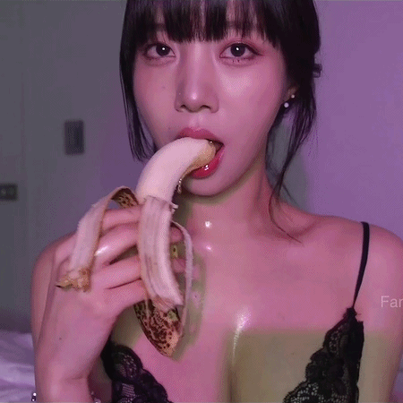 야심한 새벽 바나나로 당충전 갑시다:)(0)