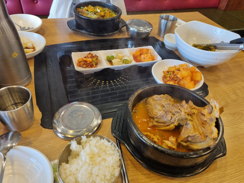 늦은점심메뉴는 바로바로(0)