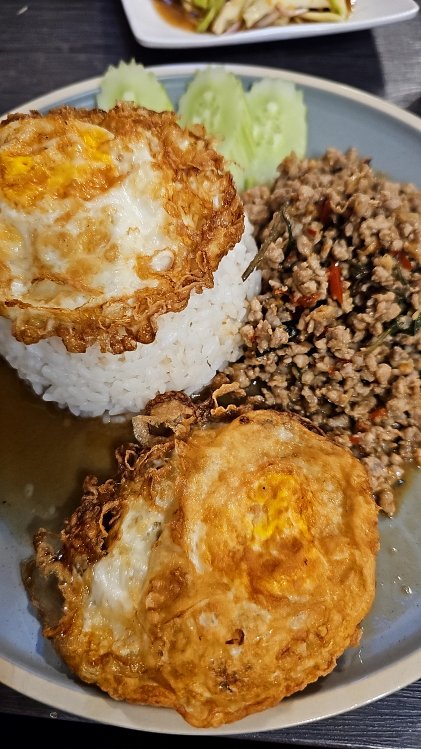 저녁먹습니다(0)