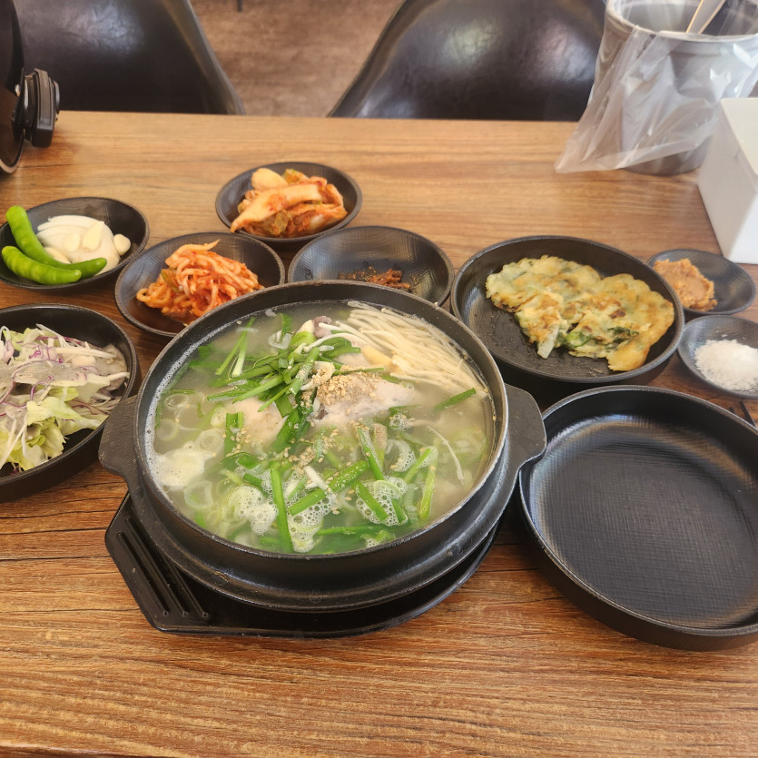 오늘 첫끼 먹습니다요(0)