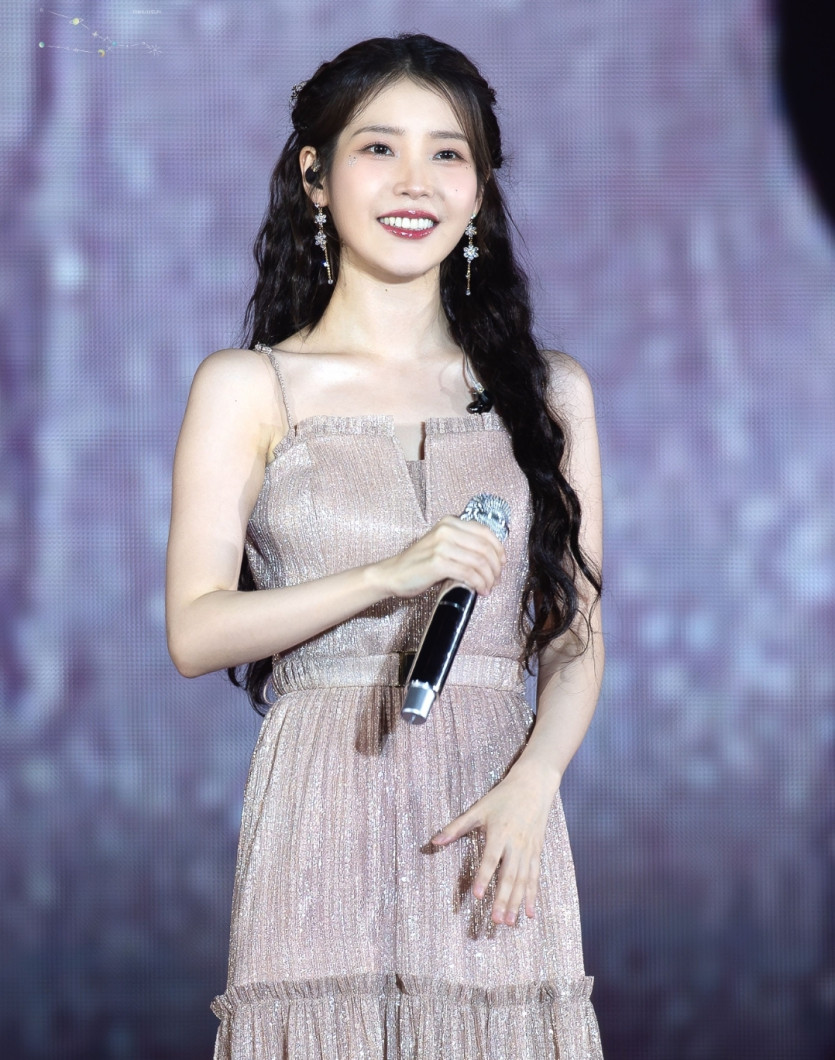 아 이제 일어났습니다 굿모닝이요 즐주!!^^(0)